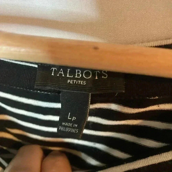 Talbots‎ Petite large top - Picture 2 of 4